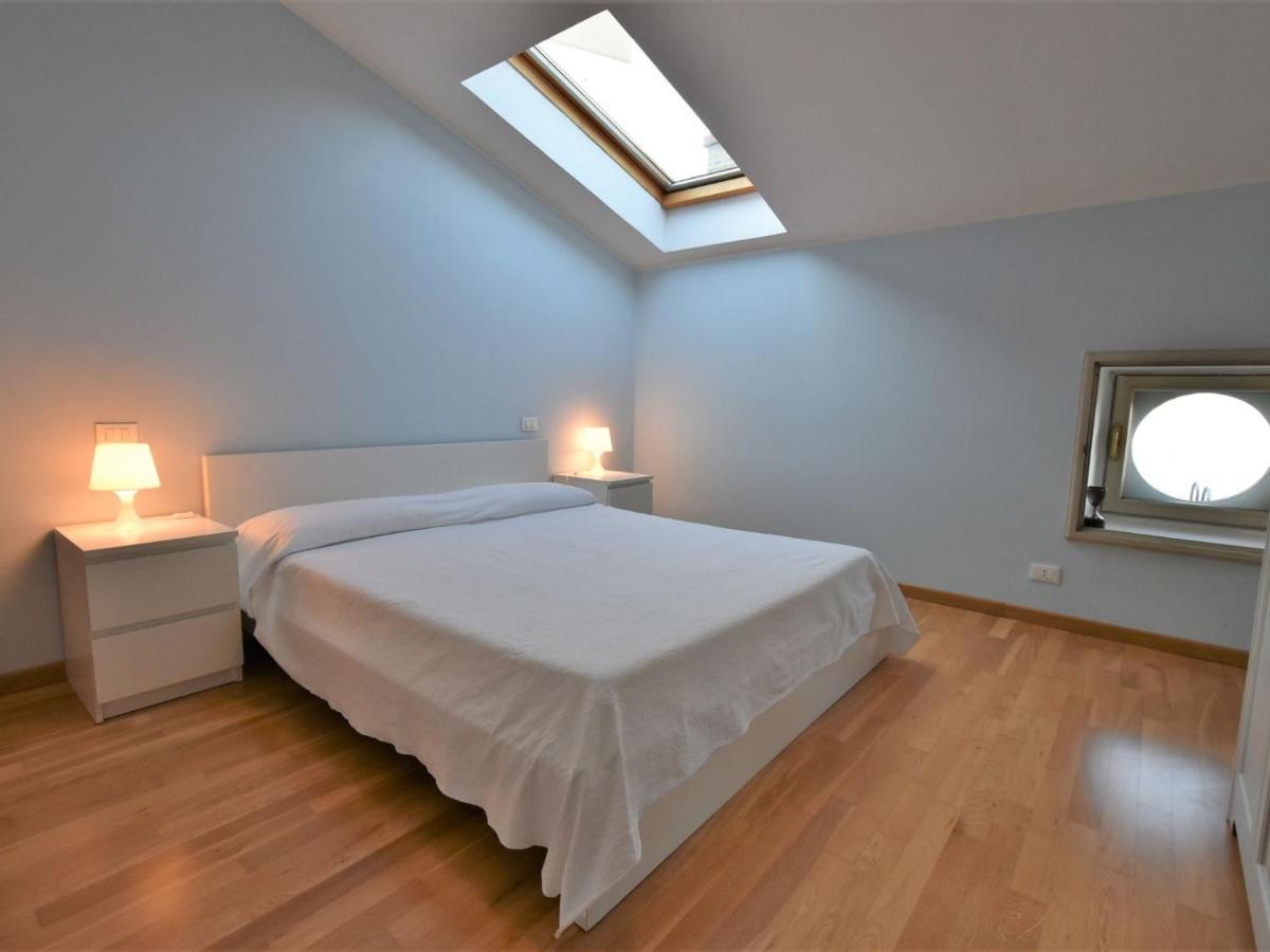 Apartment Duomo Mansarda By Interhome Iseo Exterior foto