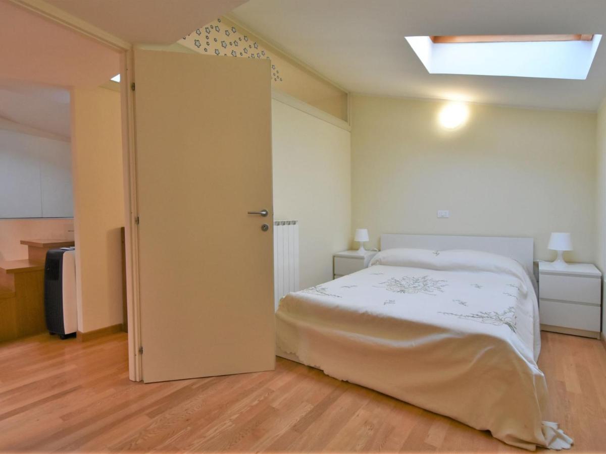 Apartment Duomo Mansarda By Interhome Iseo Exterior foto